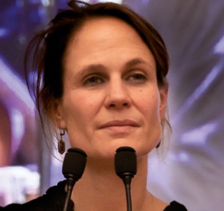Dr. Eva Stix
